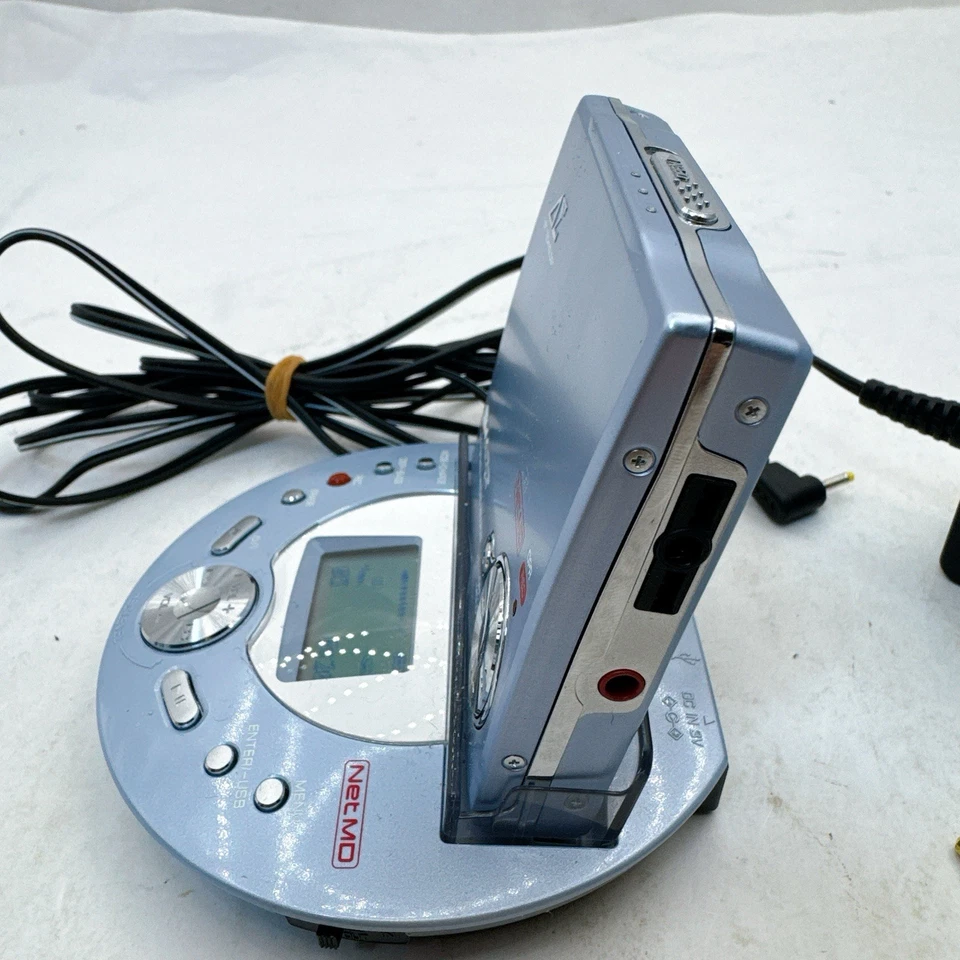 Sharp Auvi IM-DR80 NetMD Recorder Light Blue Dock AC New Battery Tested - Image 3 of 4