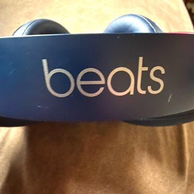Beats by Dr. Dre Studio3 Wireless Bluetooth Over-Ear Headphones Blue + Case
