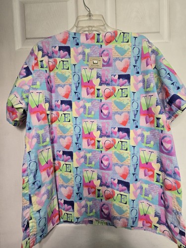 Cottonality Scrub Top Size L-Pastels Hearts/Love/Laugh-Chest 25"/L 28" - Picture 2 of 5