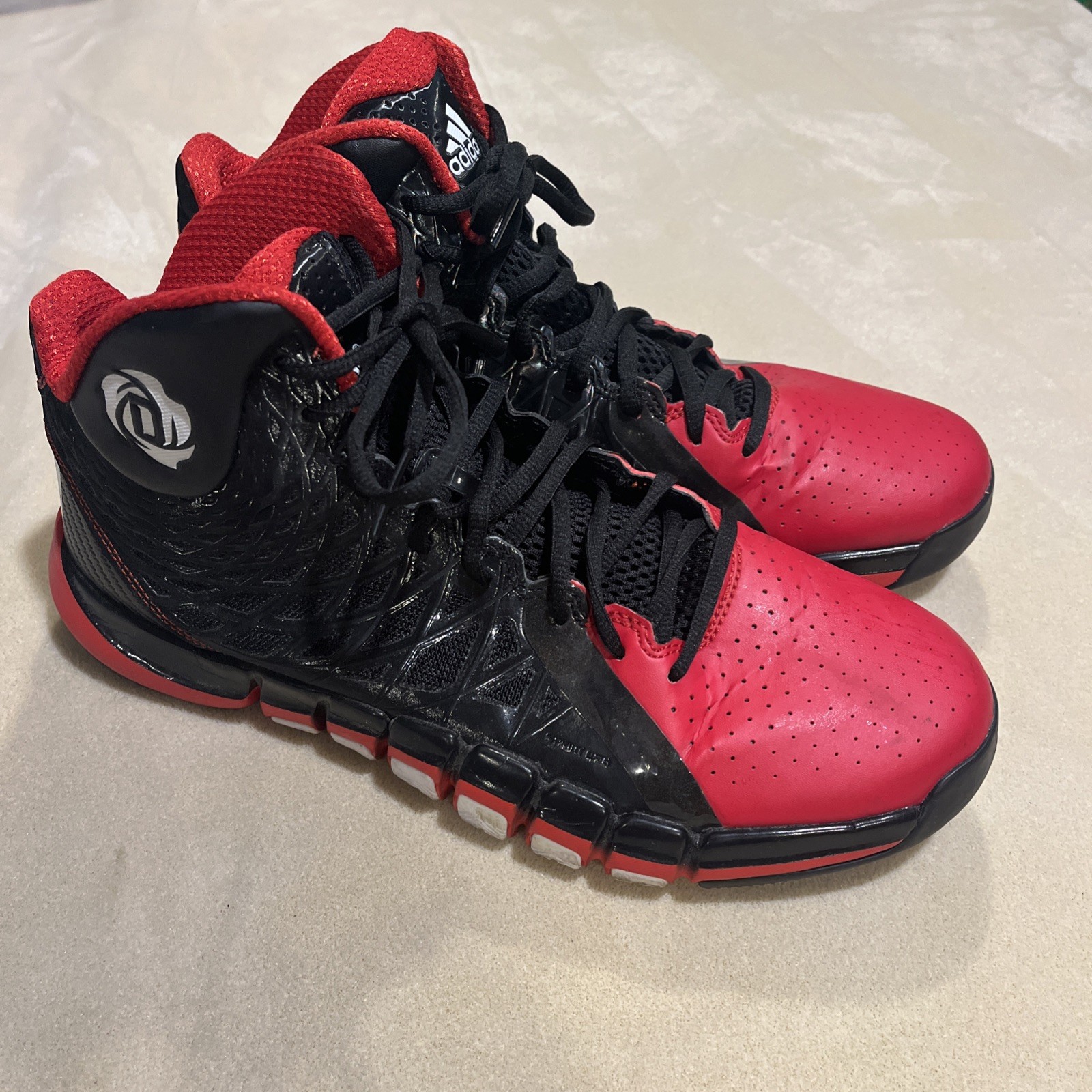 Mens 10.5 Black Red High Top Basketball Sneakers