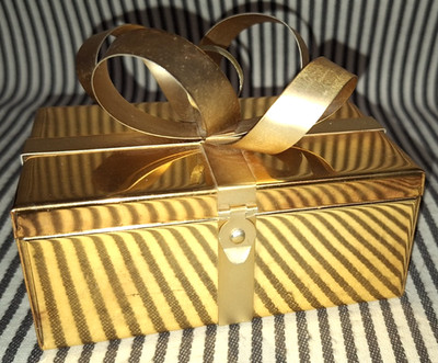 VTG SAXON CHOCOLATES 5'' GOLD METAL RIBBON HINGED GIFT BOX TIN ORNAMENT - CANADA