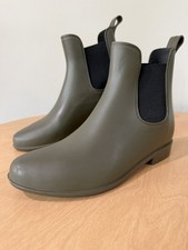 CHELSEA RAIN BOOTS   Women's Size 8   Matte Moss Green