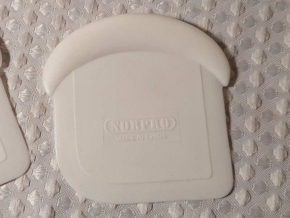 Norpro My Favorite Raspador Espátula Sartén Olla Raspadores de Alimentos Plástico Blanco Lote de 2 Foto 3 de 4
