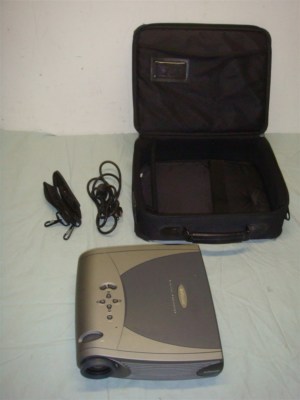INFOCUS LP350 MULTIMEDIA DLP DIGITAL VIDEO HOME THEATER PROJECTOR WITH CASE-LOOK