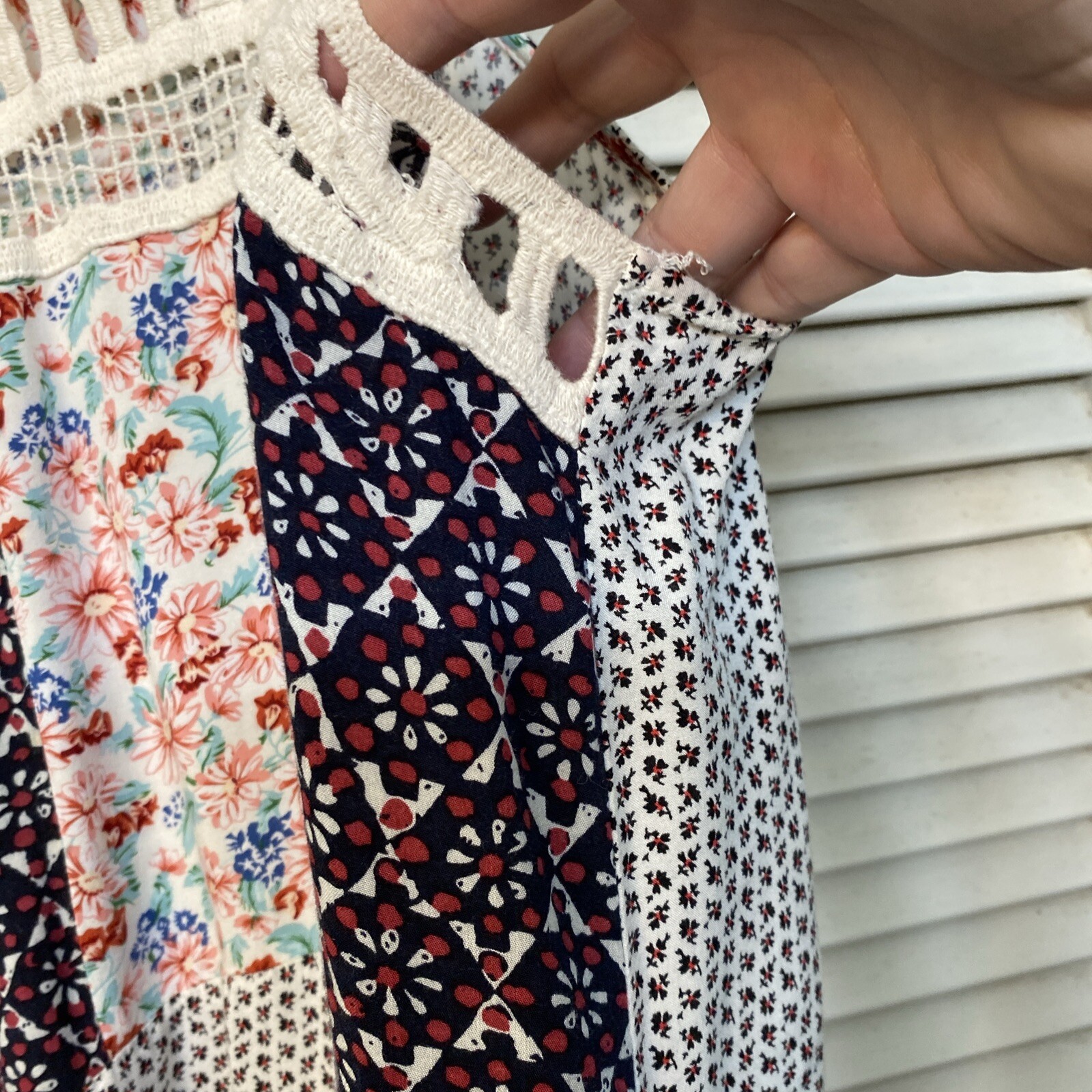 Umgee Medium Patchwork Sleeveless Tunic Crochet I… - image 4