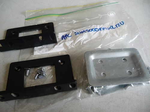 AU SELLER APC 3000VA RACK MOUNT EAR SET +REAR GUIDES OFF SUM3000RMXL12U - Picture 3 of 4