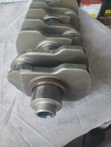 Used 2006 F115txr Yamaha Outboard Crankshaft. Good Shape *Fits Many Other Years*