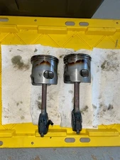 2002 Yamaha OX66 225HP starboard piston and connecting rod (69L-11642-00-85)