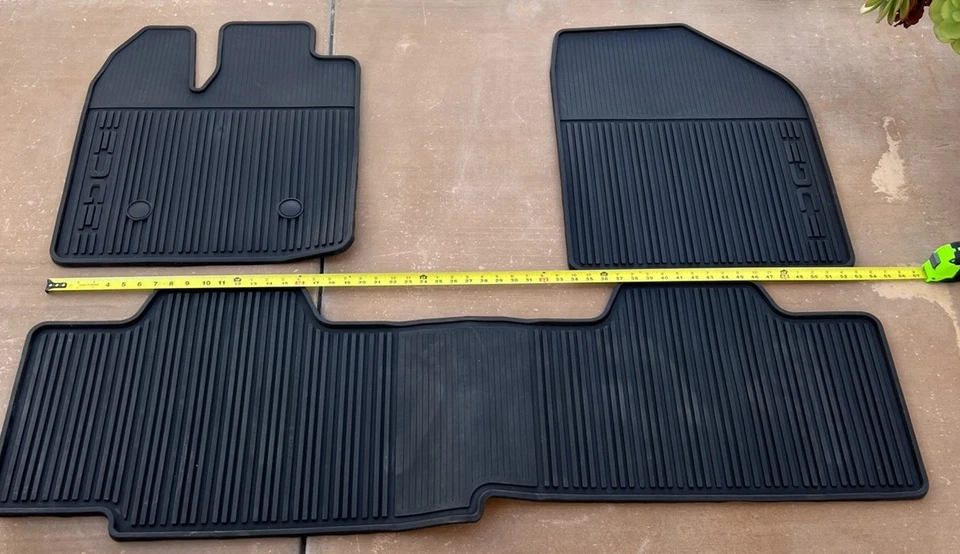 Juego de 3 alfombrillas de goma negras Ford Edge OEM 7813087, 7813086, 7813106 Foto 2 de 4