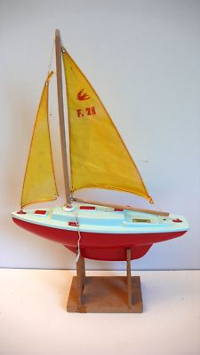 Voilier De Bassin Giraud-Sauveur F-28 Plastique - 31 Cm - Bon état 1960