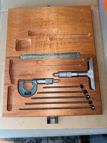 MITUTOYO DEPTH  129-132 .001"  0-6" 4" BASE 0-1" NO. 103-177 OUTSIDE MICROMETER