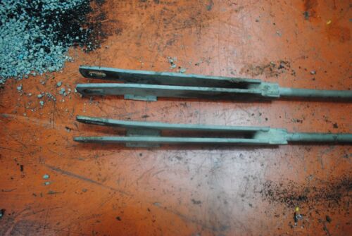 John Deere AM107660 & AM107661 Mower Deck Lift Links 60 Mower 670 770 790 3005 - Picture 2 of 5