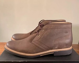 distressed chukka boots