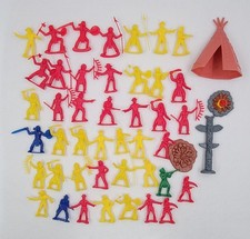 47 Pc Lot Of Vintage Cowboys Indians Wild West Western Plastic Figures Toys