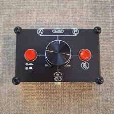 Mini 2-way Stereo 3.5mm AUX Switch Box Headphone / Speaker Manual A/B Selector