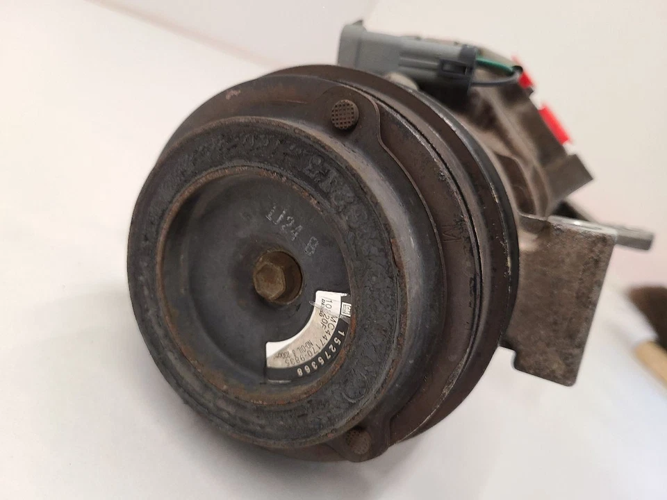 Compresor de aire acondicionado Cadillac Escalade 2003 2004 2005 2006 2007 2008 2009 Foto 4 de 4