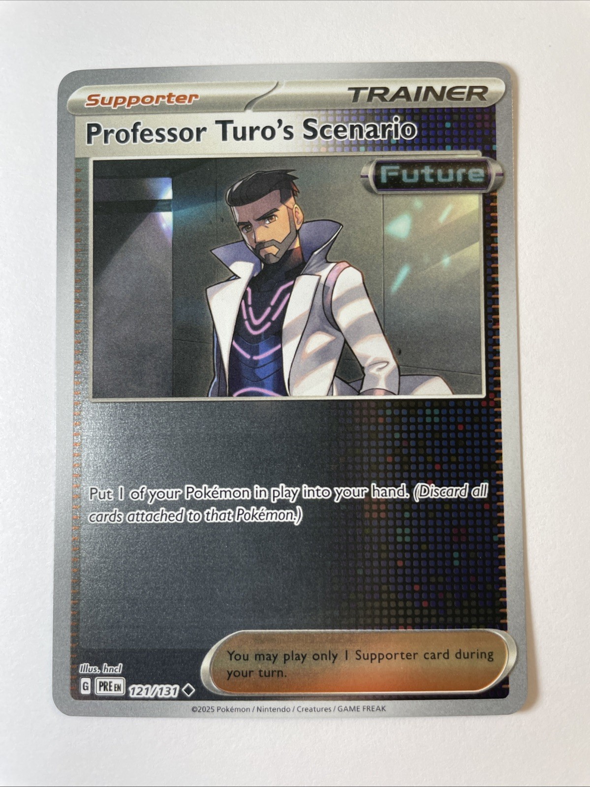 Professor Turo's Scenario 121/131 - Sv: Prismatic Evolutions Reverse Holo (NM)