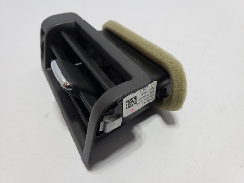 ✅ 2016-2024 OEM Volvo XC90 Right Passenger Center Dash Air Vent Grille - Picture 4 of 12