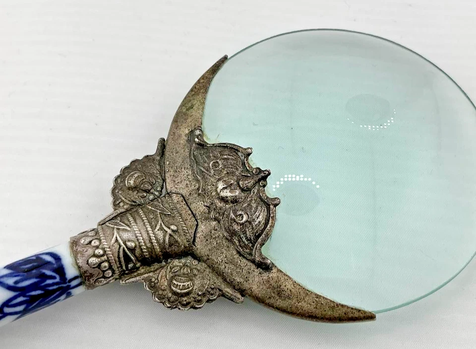 Lupa lupa antigua vintage mango de cerámica azul blanco Foto 2 de 3