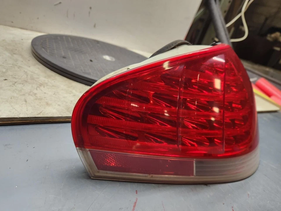 Lanterna traseira do motorista quarto de painel montado se encaixa 06-07 BMW 650i 765303 - Imagem 3 de 4