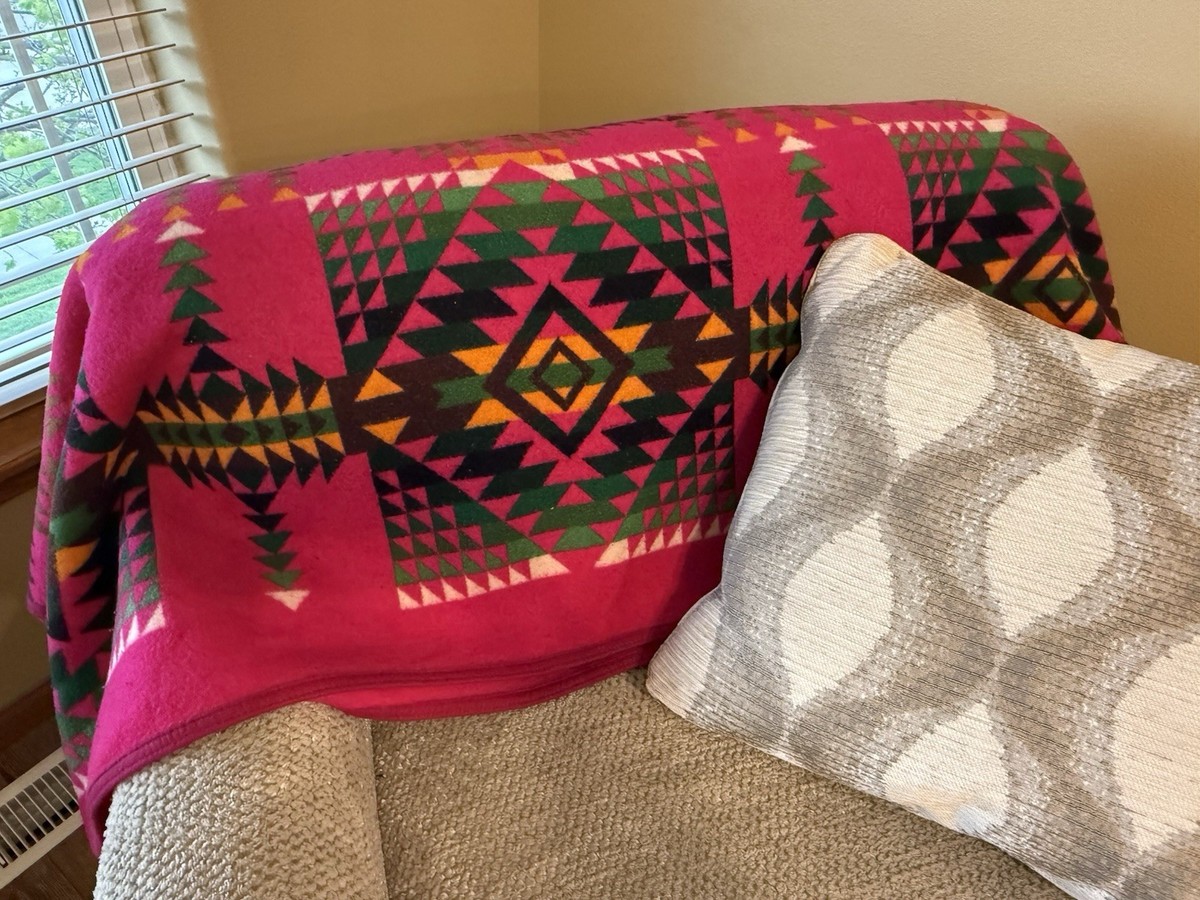 Vintage Pendleton Beaver State Bright Pink Wool Blanket Geometric
