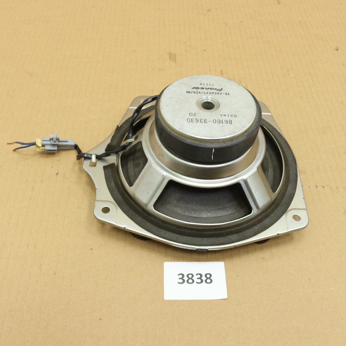 Lexus ES300 ES330 2002-2006 OEM Rear Center Subwoofer Speaker