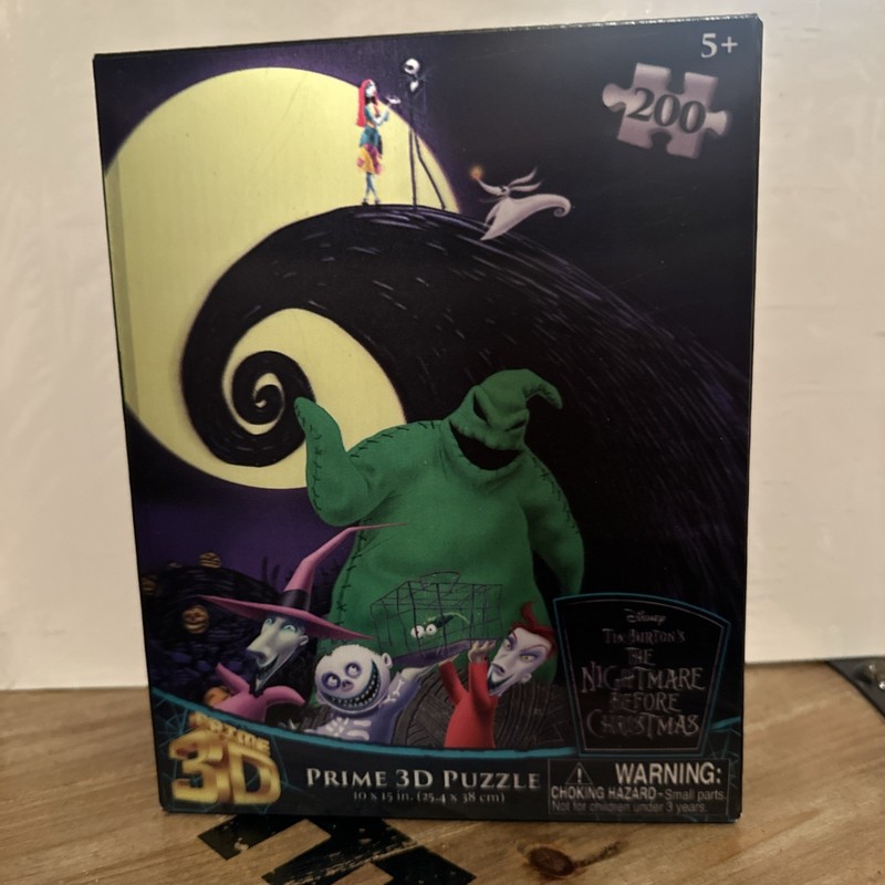 Disney Tim Burton's The Nightmare Before Christmas Prime 3D Puzzle 200 PC