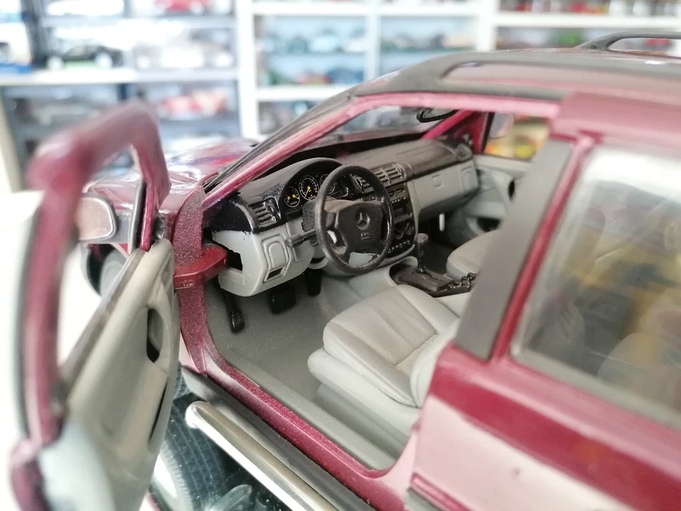 MAISTO 1/18 Mercedes ML Fuoristrada MINT No box Die Cast 1:18 - Immagine 3 di 4