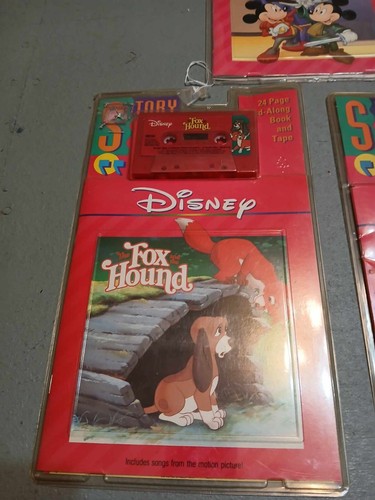 3 Disney Read Along Books & Tapes: Mickey, Aladdin, Fox & Hound - Picture 4 of 4