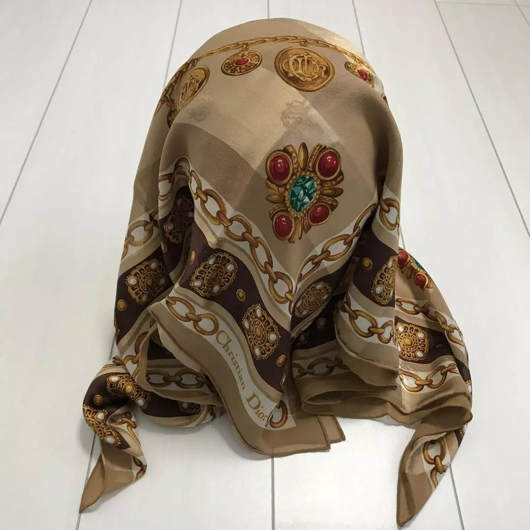 Foulard Christian Dior années 80 beige multicolore 84,5 cm x 83,5 cm marque femme