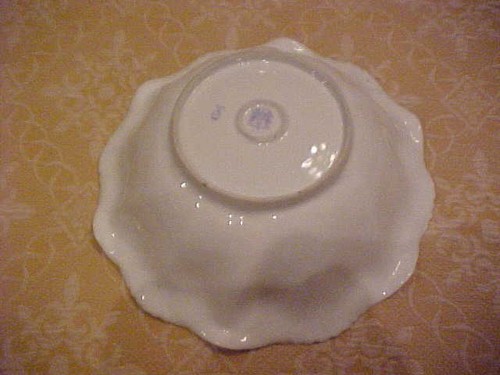ANTIQUE STUNNING SATIN GLASS 10.5" ROYAL BAYREUTH BOWL SIGNED RARE - Picture 6 of 6
