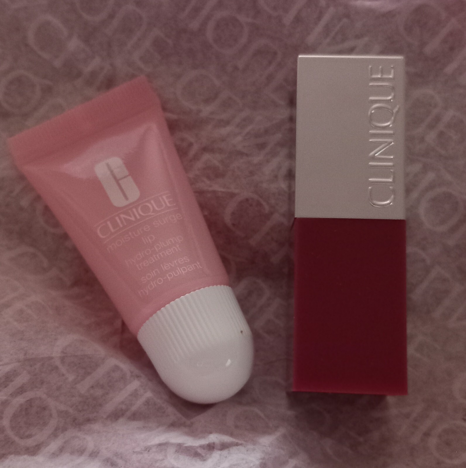 Clinique Lip Luxury Gift Set Pop Lip Colour & Moisture Surge Lip