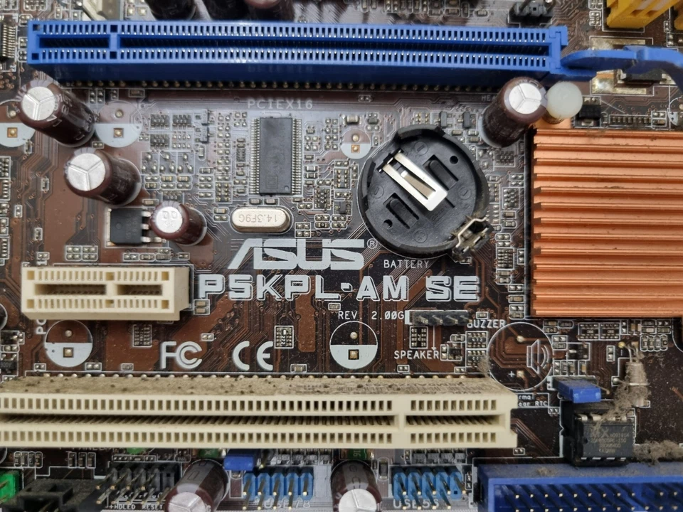 Scheda Madre Asus P5KPL-AM SE con CPU Intel Dual Core Socket 775 e Ram - Immagine 2 di 4