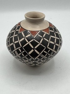 Mata Ortiz 4.5" Pot Signed by Teresa Jaquez, Clay Mexican Pottery