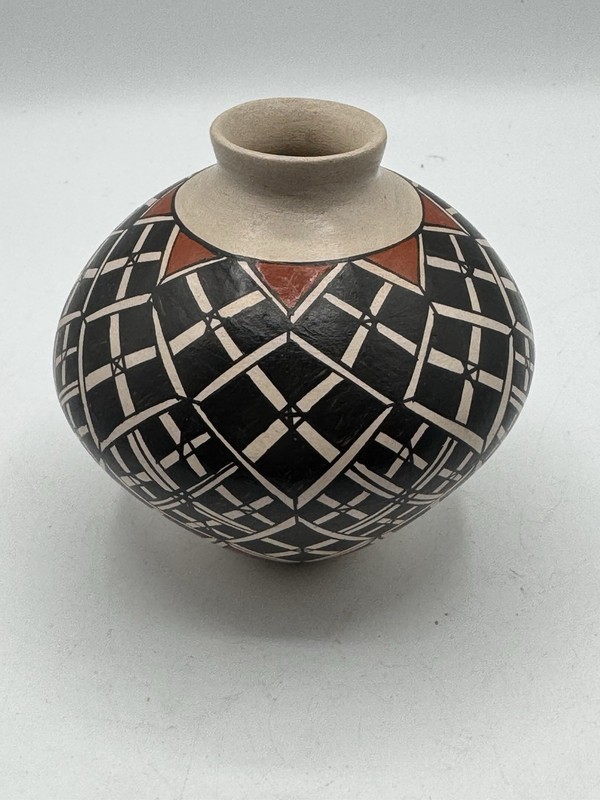 Mata Ortiz 4.5" Pot Signed by Teresa Jaquez, Clay Mexican Pottery