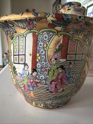 Vintage 20th Century Jardiniere Porcelain Planter Rose Medallion Container