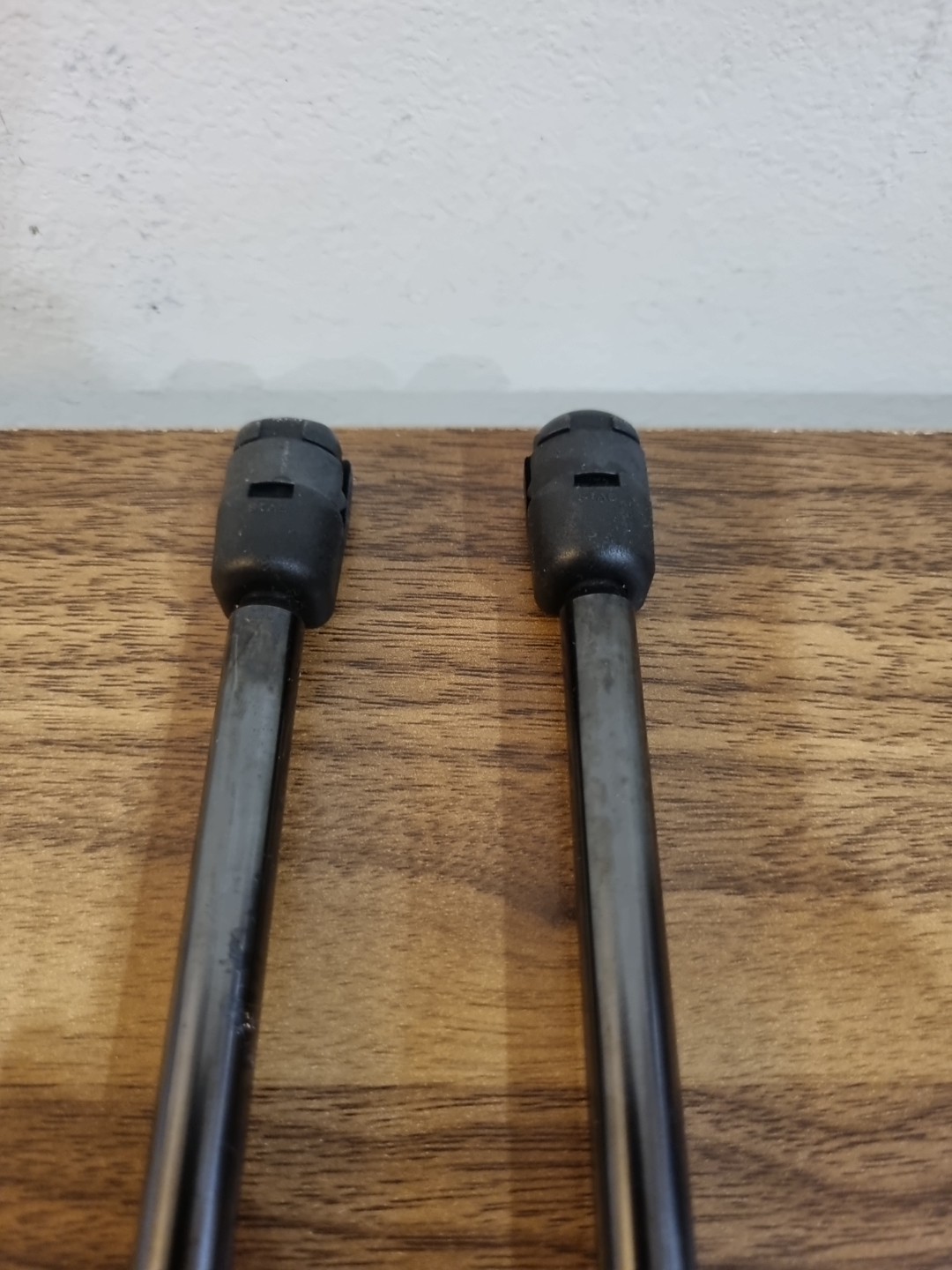 Bentley Mulsanne trunk boot shocks struts lift support 2pcs