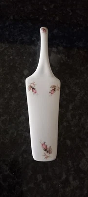 Jolie pelle à tarte en porcelaine M.P. Samie à motif de roses - Longueur 24 cm - Photo 1/2