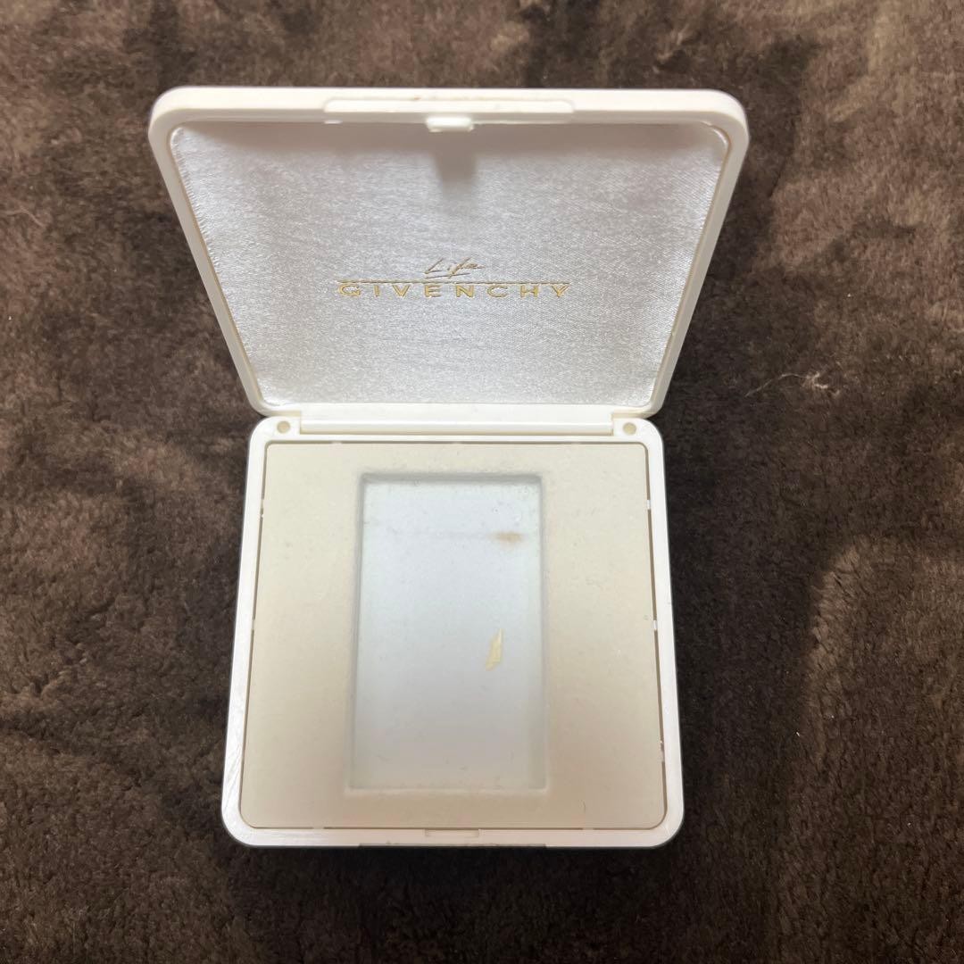 GIVENCHY Life Gas Lighter Blue Gold Retro Used thumbnail 7