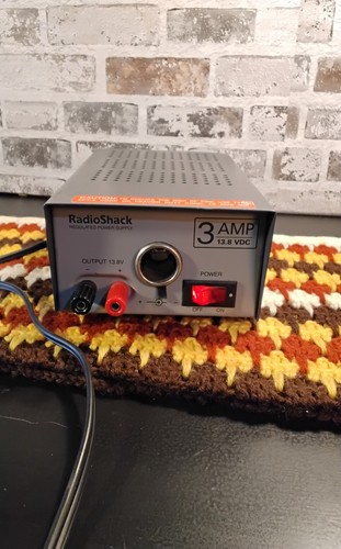 Radio Shack Regulated Power Supply 3 Amp 13.8 VDC