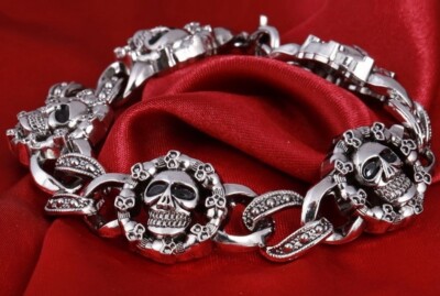 Men's Skull Bangle Bracelet - Gothic Steampunk Alloy Cuff - Silver Skulls Head Design