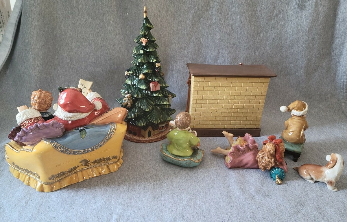 Heritage Mint LTD 2003 Porcelain Christmas Setting Santa Fireplace