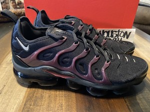 all red air max vapormax plus