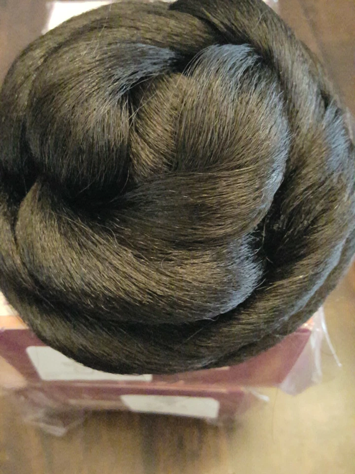 Vivica's Bang N Bun Negro Añade Bangs y un moño a tu peinado 1B Foto 3 de 4