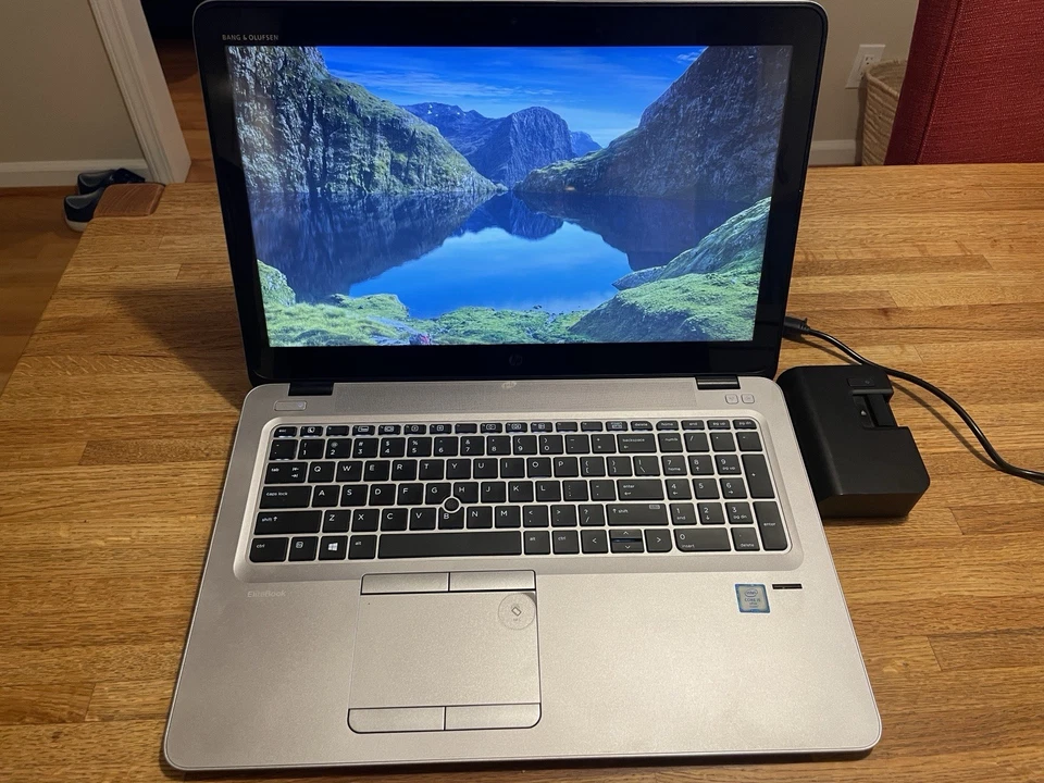 15.6" HP EliteBook Laptop: Intel i5! 16GB RAM~512GB SSD; Free Docking Station - Image 2 of 4