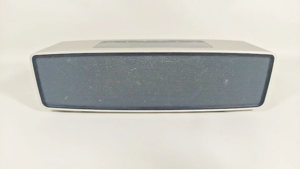 Altavoz móvil portátil inalámbrico Bose SoundLink Mini Bluetooth con cargador de base Foto 4 de 4