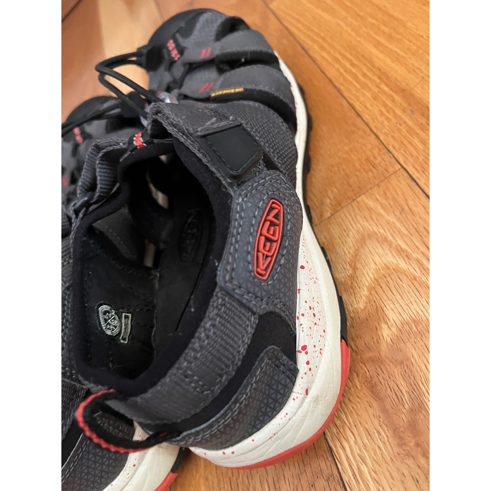 Sandali Keen Newport grigio arancione punta chiusa taglia grande bambino taglia 6 donna 8