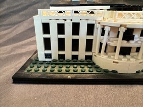 LEGO ARCHITECTURE: The White House (21006) No Box, Missing A Couple
