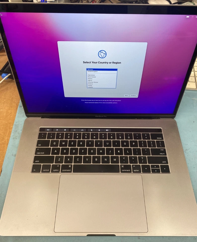 Apple MacBook Pro 15" 2016 · i7 · 16GB · 512GB, photo 2 of 4