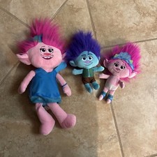 Dream Work Trolls Princess Poppy Plush Doll 24  with Dress And Branch 8   More